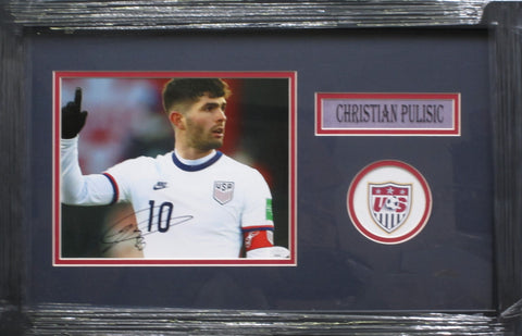 American Soccer Player Christian Pulisic SIGNED 8x10 Framed Photo JSA COA