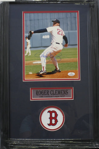 Boston Red Sox Roger Clemens SIGNED 8x10 Framed Photo WITH COA