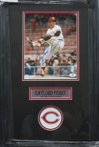 Cleveland Indians Gaylord Perry SIGNED 8x10 Framed Photo WITH COA