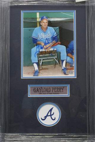 Atlanta Braves Gaylord Perry SIGNED 8x10 Framed Photo WITH COA