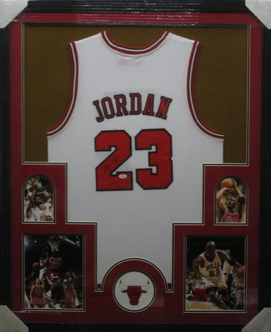 Chicago Bulls Michael Jordan SIGNED Framed Matted Jersey WITH COA