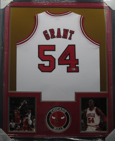Chicago Bulls Horace Grant SIGNED Framed Matted Jersey BECKETT COA