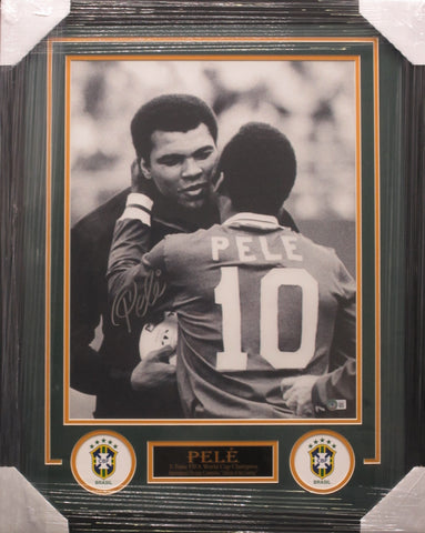 Pele SIGNED 16x20 Framed Photo BECKETT COA