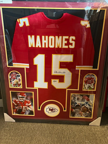 Patrick Mahomes Signed Framed Matted Kansas City Chiefs Jersey Beckett COA